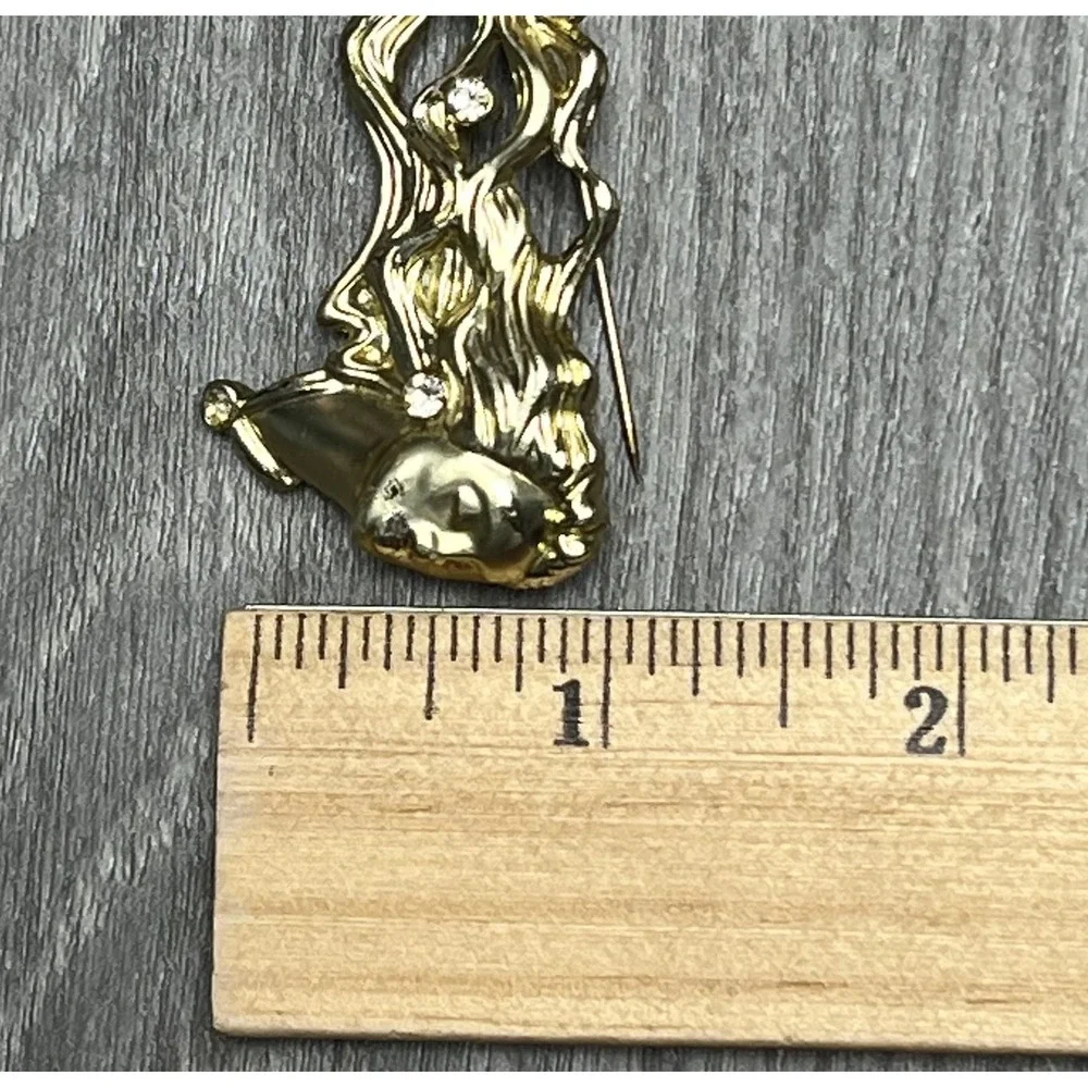 AJC Vintage Gold Tone Wavy Hair Woman Face Brooch Pin Clear‎ Rhinestones